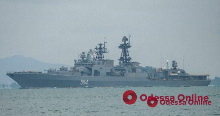 В Черном море на боевом дежурстве находятся 10 вражеских кораблей