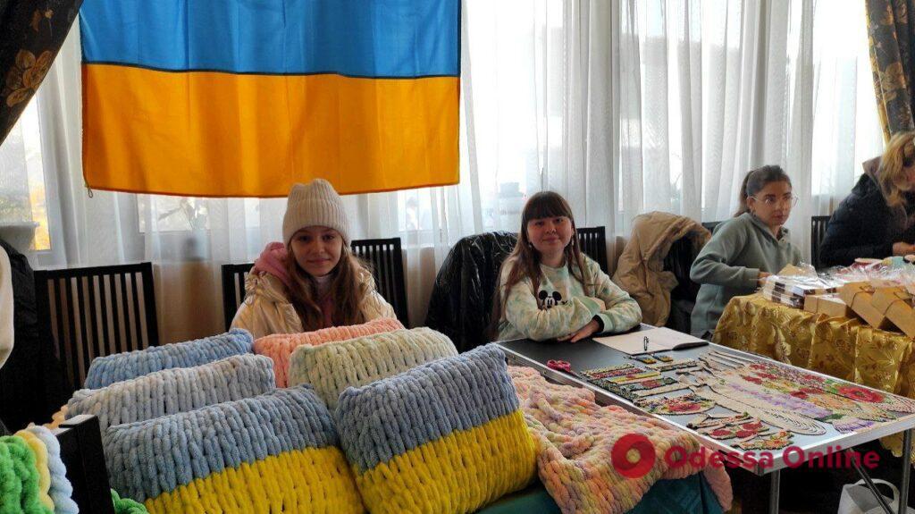 В румынской Констанце проходит ярмарка украинских мастеров: собирают деньги для ВСУ