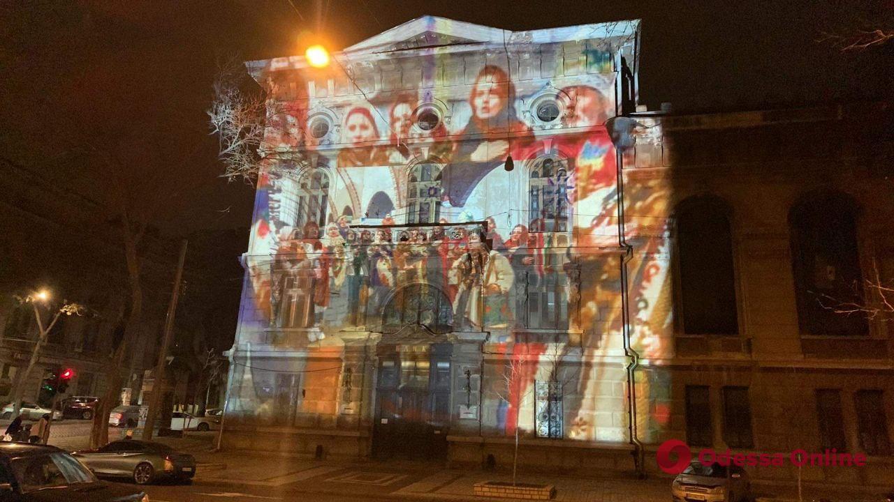 Швейцарский художник Герри Хофштеттер «раскрасил» здания Одессы (фото)