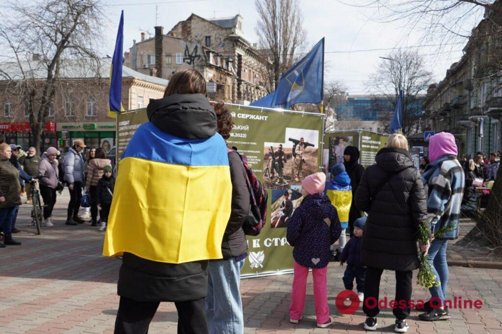 «Навеки в строю»: в Одессе открылась выставка, посвященная памяти погибших добровольцев 126-й бригады ТрО