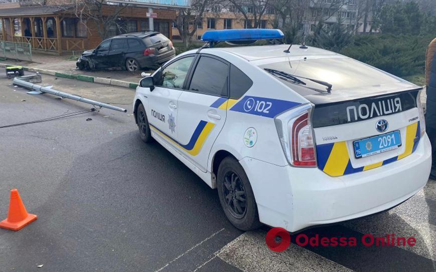 ДТП в Черноморске: Daewoo Matiz отбросил BMW на пешехода