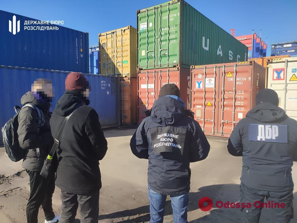 На Одеській митниці знайшли майже 250 прихованих від розмитнення контейнерів