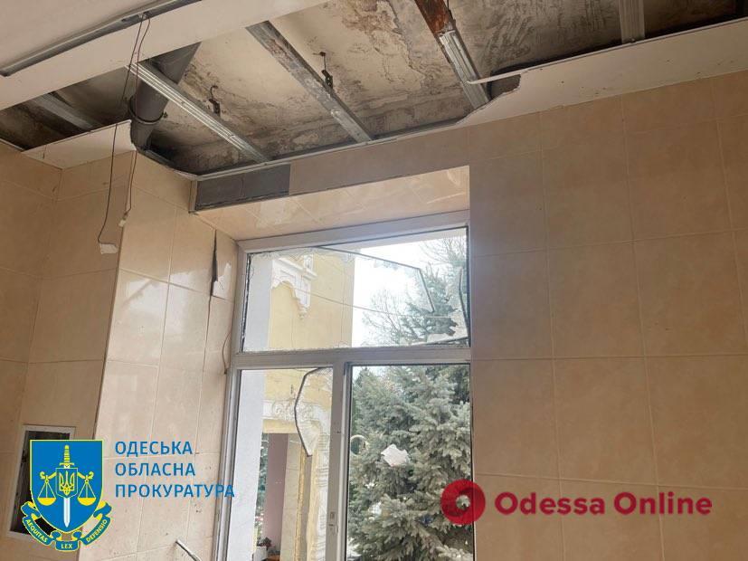 Пошкоджений дах та вибиті шибки: в прокуратурі показали наслідки влучання російської ракети по монастирю в Одесі (фото)