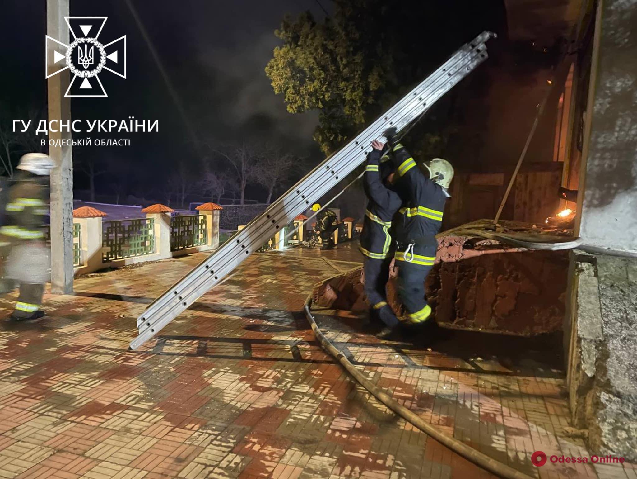 В Белгороде-Днестровском из-за короткого замыкания горел дом