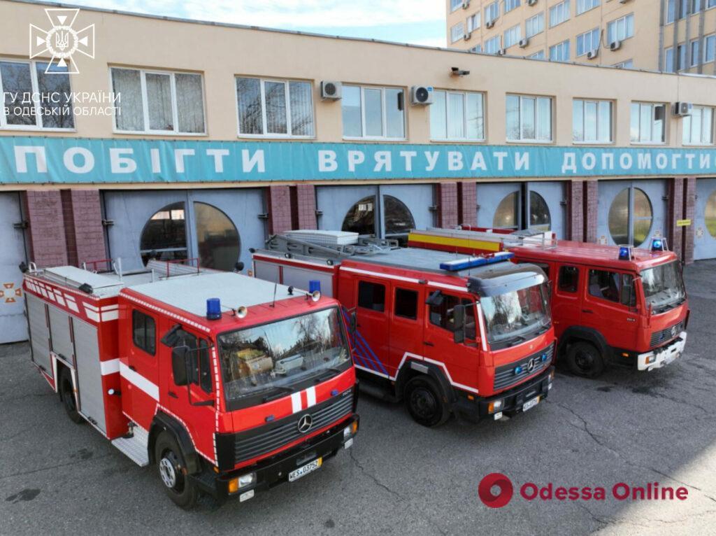 Рятувальники Одещини отримали три пожежні автомобілі у рамках благодійної допомоги
