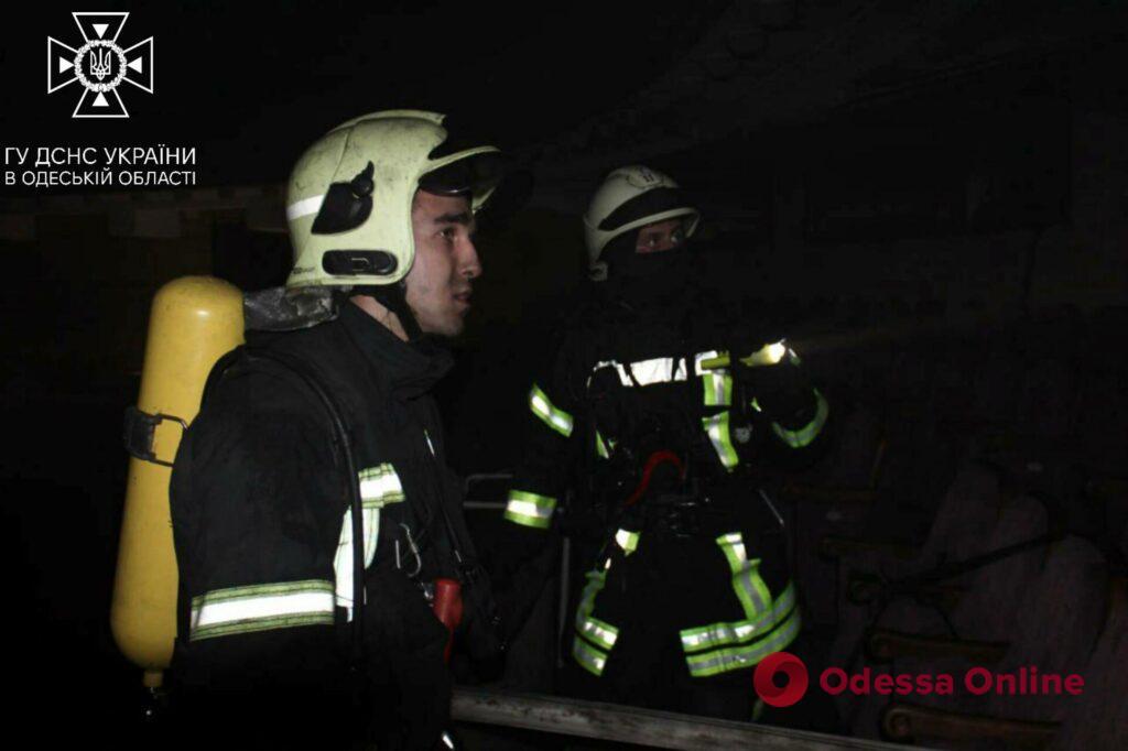 Пожежа в Українському театрі: одеські рятувальники розповіли подробиці події (фото, відео)