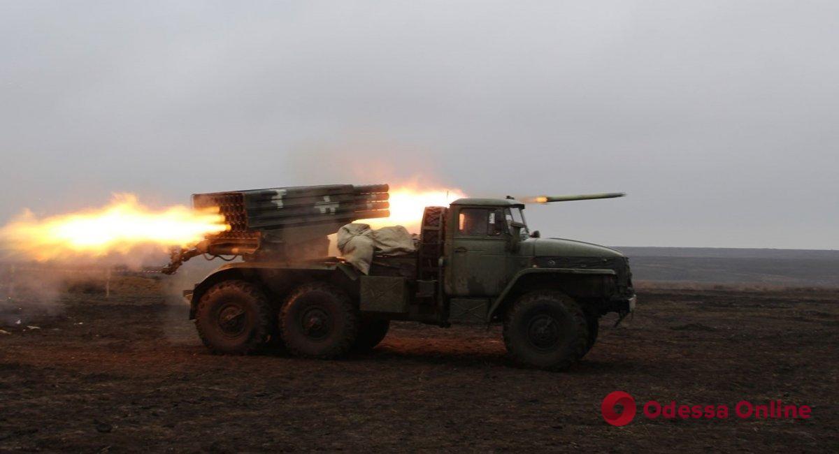 В понедельник россияне выпустили по Херсонской области более 400 снарядов – есть погибший