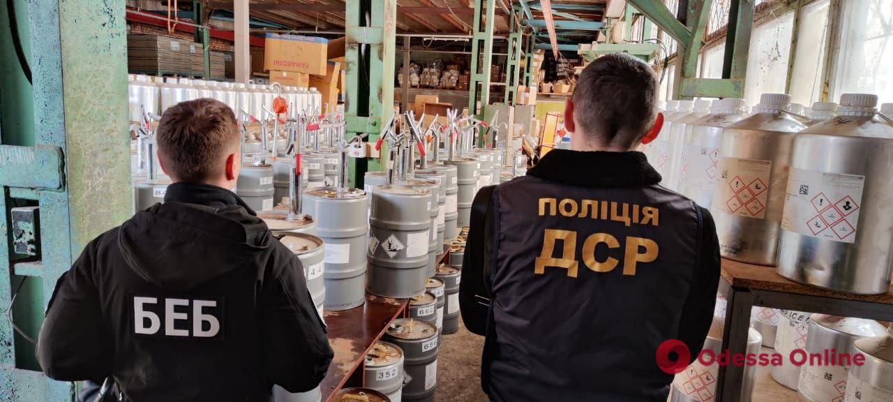 Дело на 100 миллионов: в Одессе накрыли сеть подпольных парфюмерных «фабрик» (фото, видео)