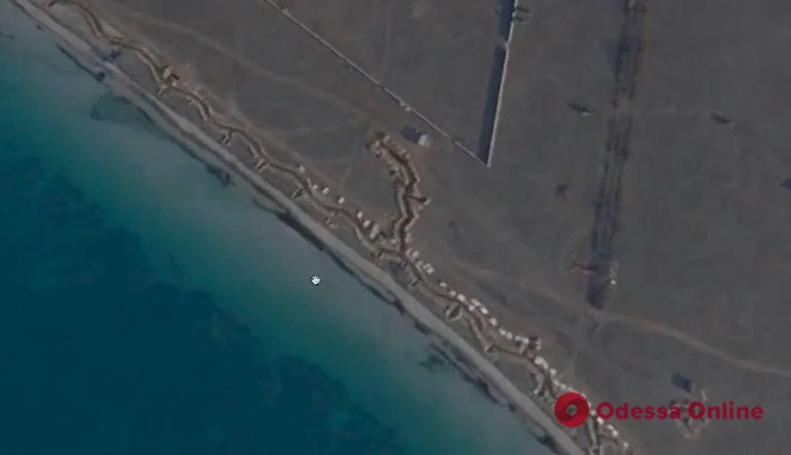 Війська росії на кримських пляжах викопали 200 кілометрів окопів, – ОК Південь