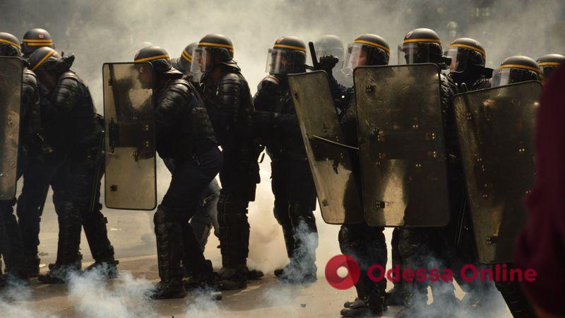 У Грузії проходять масові протести: поліція розганяє демонстрантів сльозогінним газом та водометами (фото)