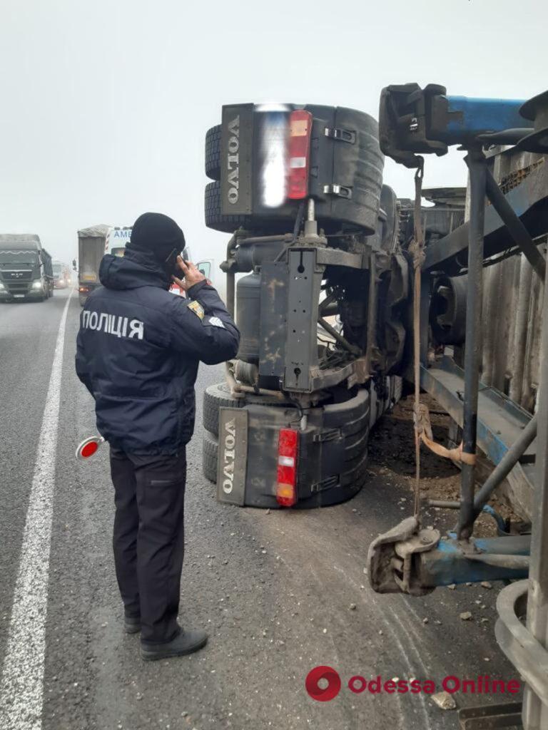 Загинули троє людей: у поліції розповіли про подробиці заблокувавших дорогу Одеса – Рені ДТП