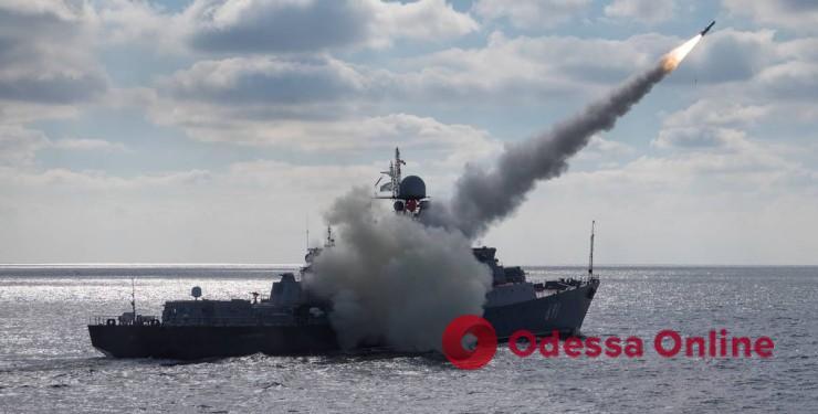 В Черном море находятся 8 кораблей рф, 3 из них — носители крылатых ракет «Калибр»
