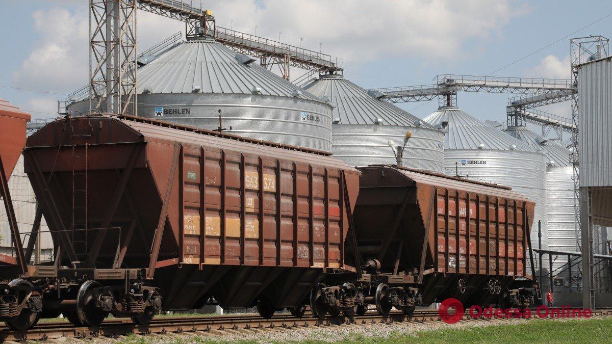 В Одесской области будут судить работников железной дороги, которые воровали пшеницу из вагонов