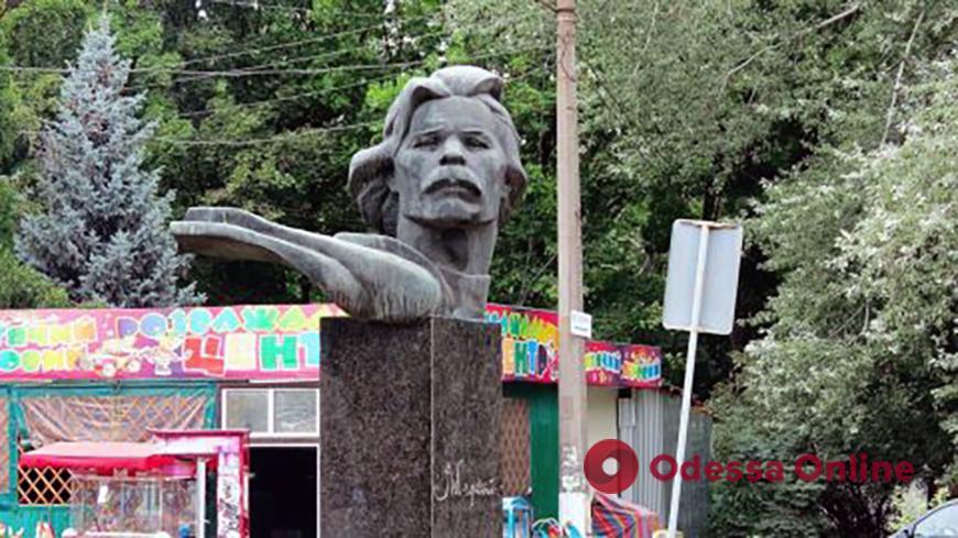 В Одесі вирішили знести пам’ятник та меморіальну дошку Максиму Горькому