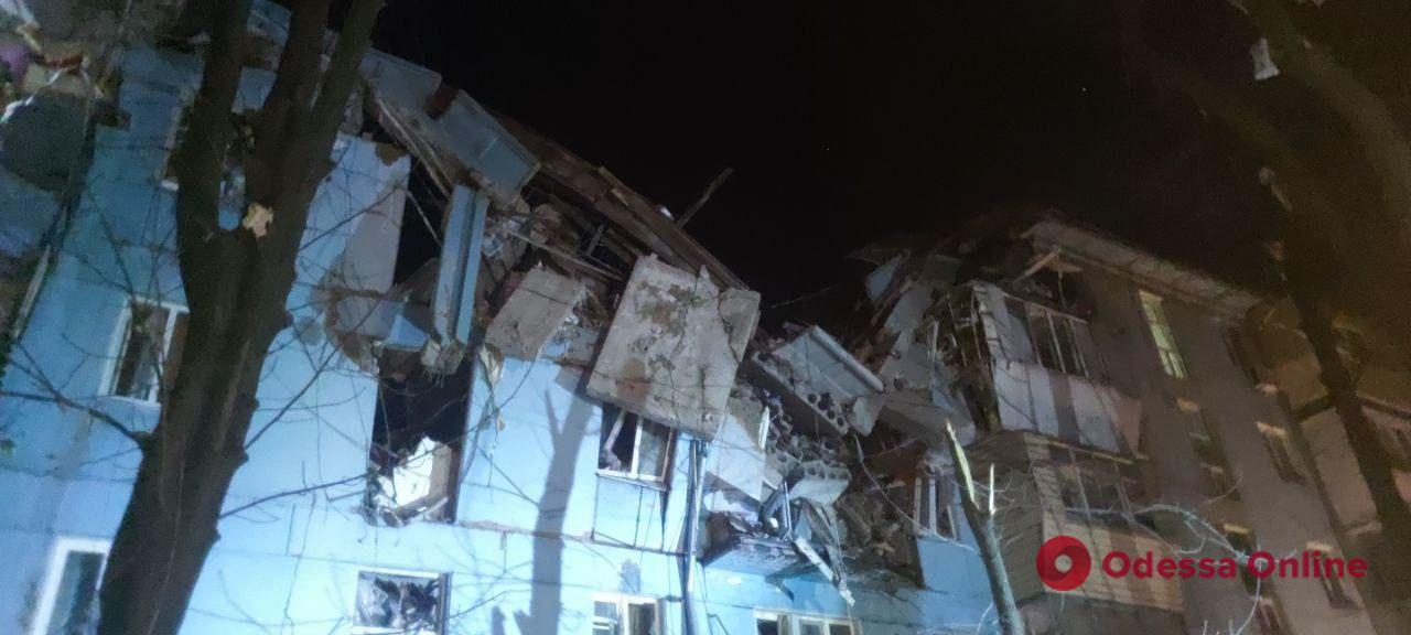 Россияне ударили по жилому дому в Запорожье – есть погибшие