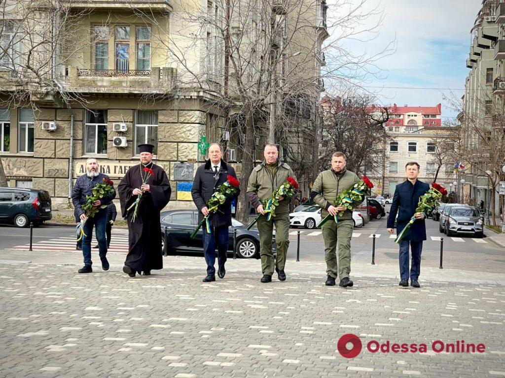 «Боритесь – поборете»: в Одессе почтили память Тараса Шевченко