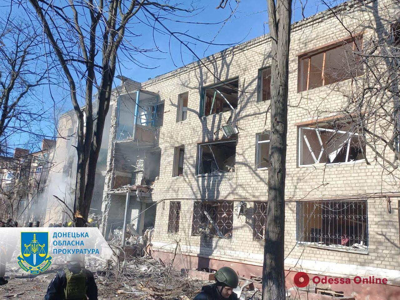 Росіяни вдарили по центру Краматорська – одна людина загинула