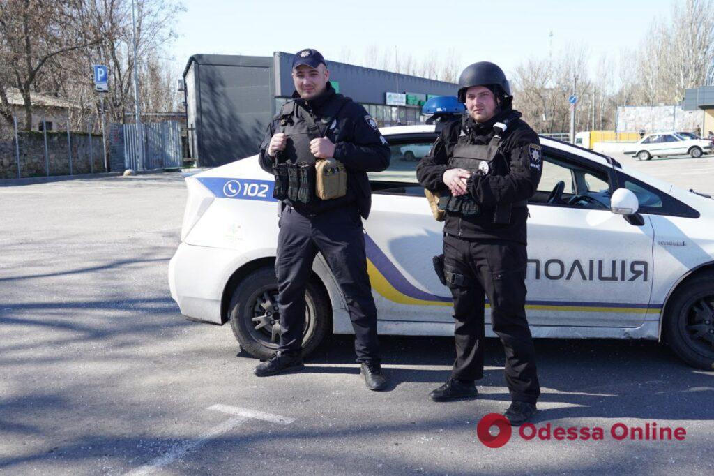 Один день в Херсоне: одесские полицейские рассказали о непростой службе в деоккупированном городе (фото, видео)