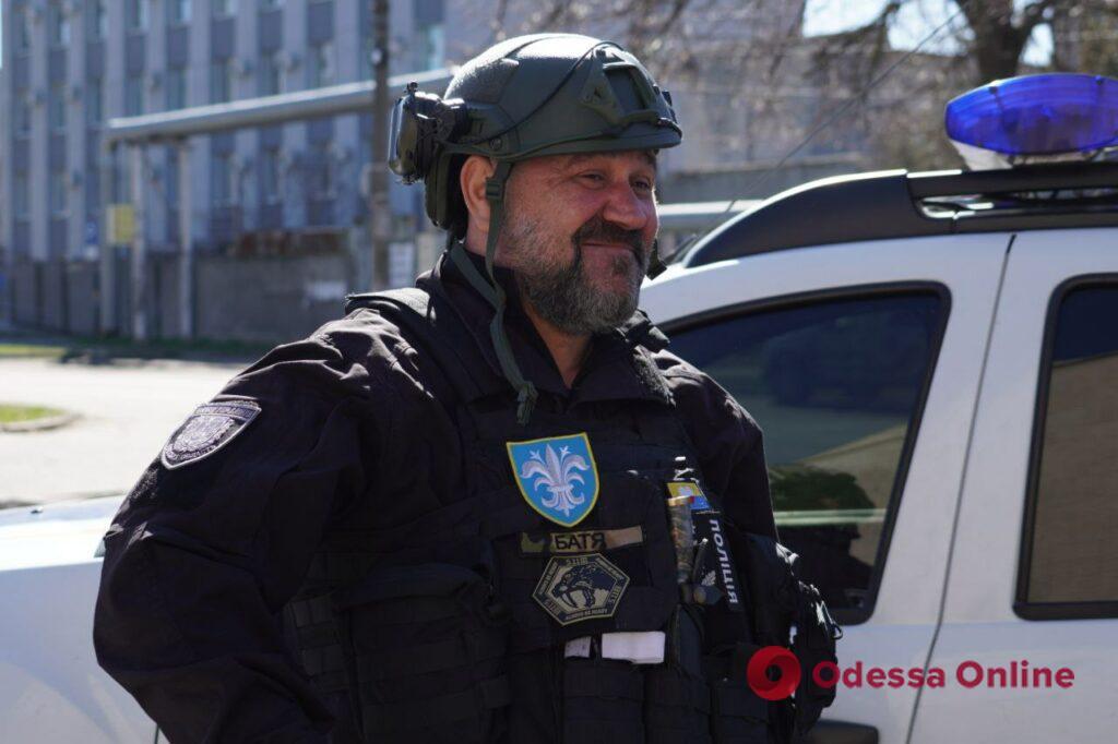 Один день у Херсоні: одеські поліцейські розповіли про непросту службу у деокупованому місті (фото, відео)