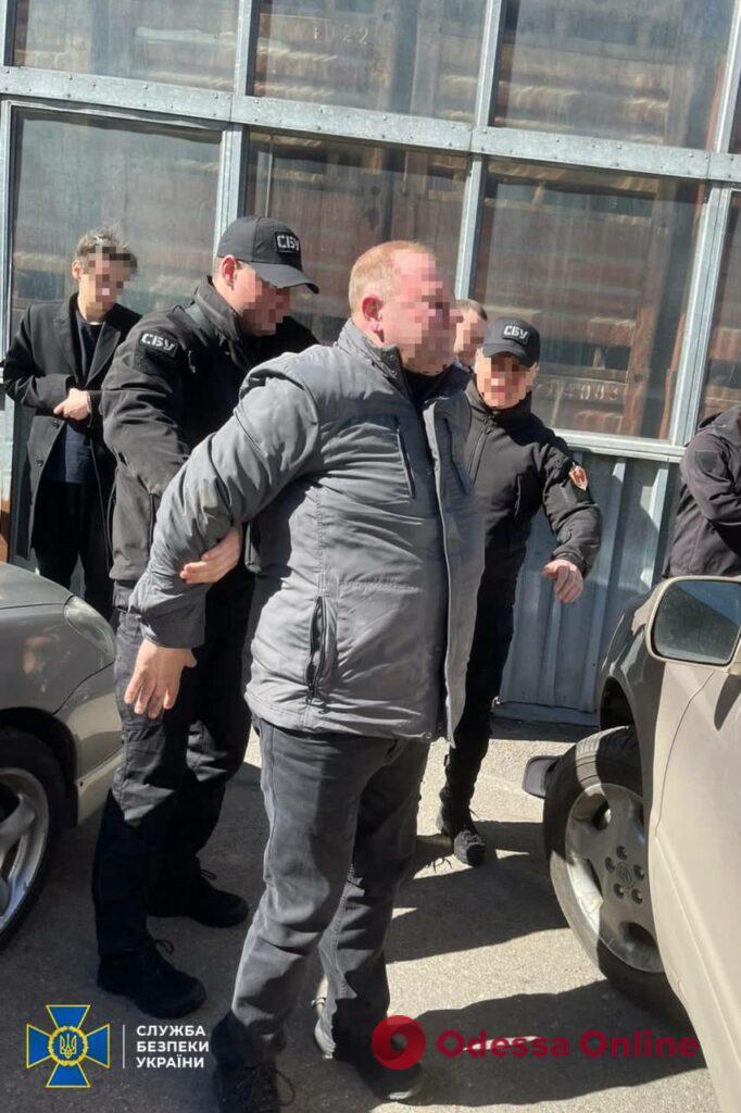 СБУ затримала інспектора Одеської митниці за систематичні хабарі