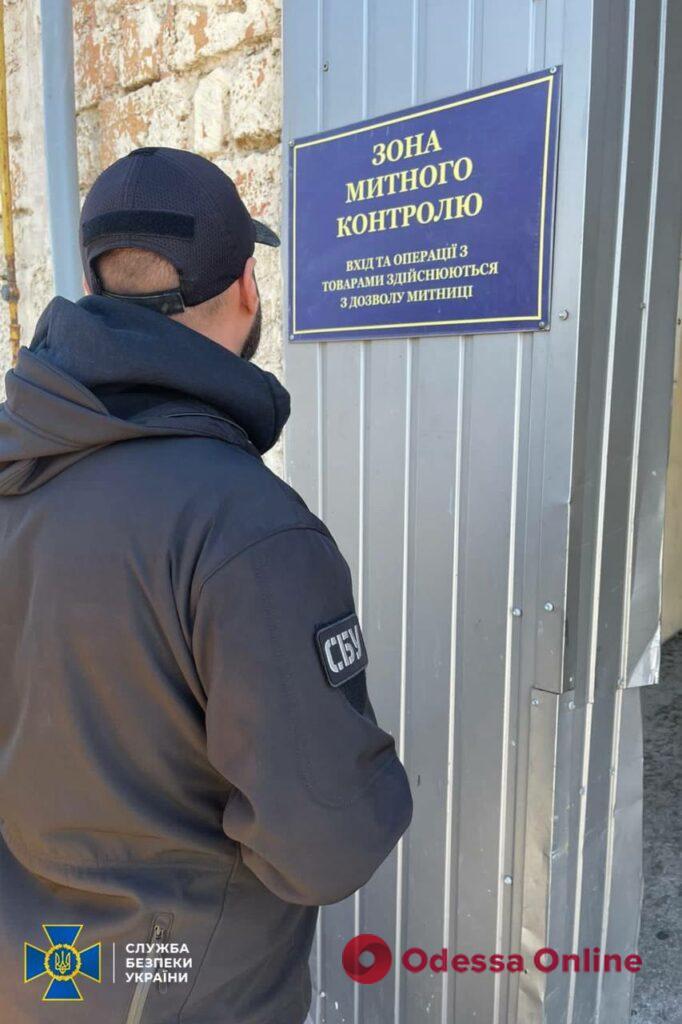 СБУ задержала инспектора Одесской таможни за систематические взятки