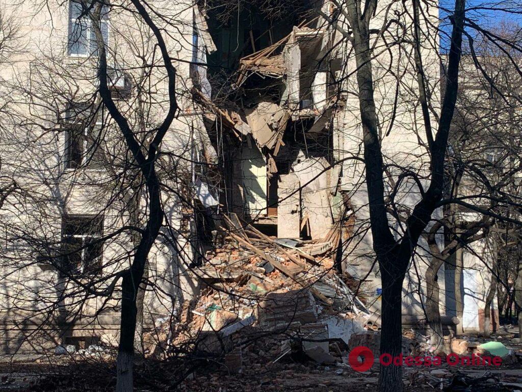 Херсон сьогодні: скалічений обстрілами, але незламний і вільний (фоторепортаж)