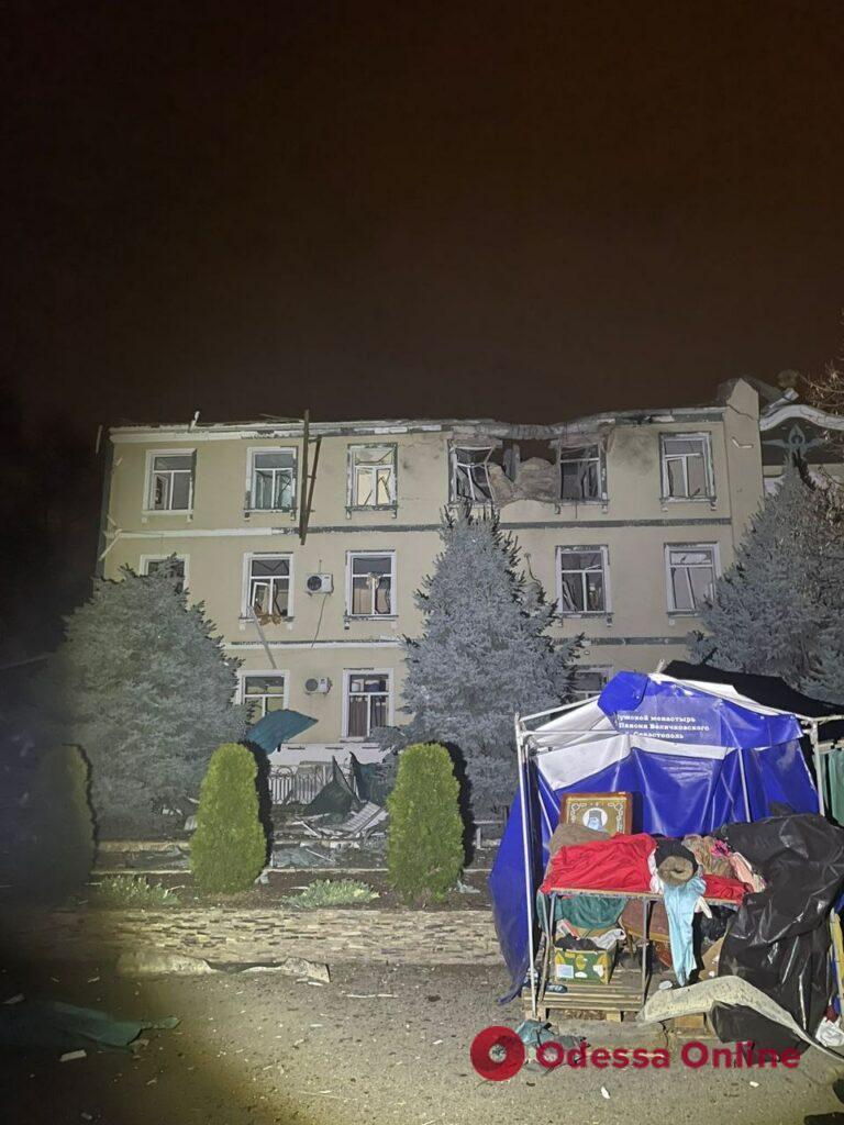 Удар по Одессе: ракета попала в здание монастыря УПЦ МП