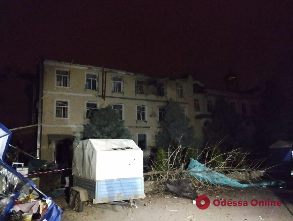 Наслідки ракетного удару по Одесі (фото)