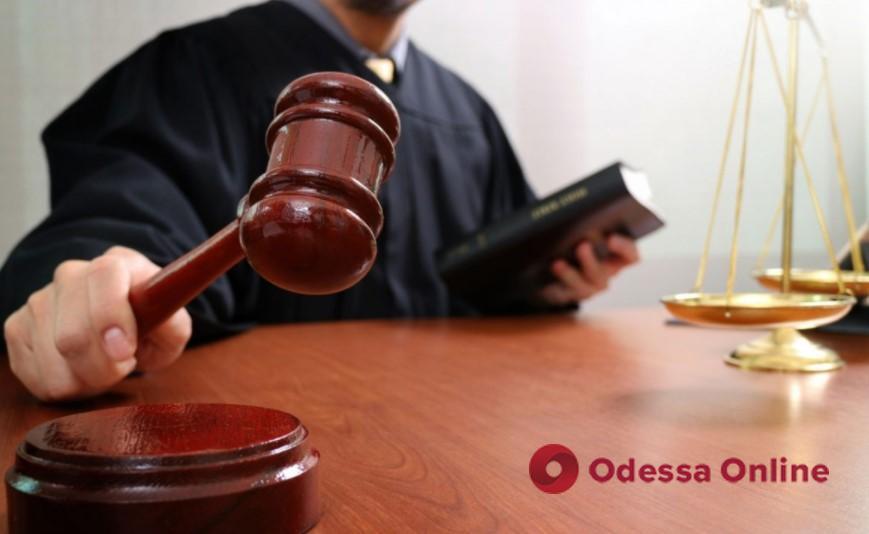 В Одесі суд виніс вирок шахрайці, яка продавала неіснуюче військове спорядження