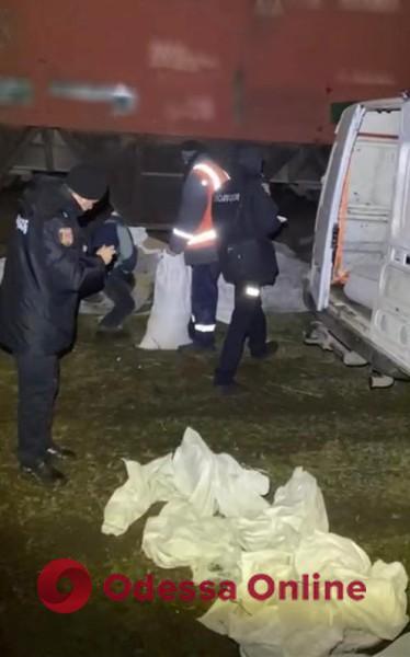 В Одесской области будут судить работников железной дороги, которые воровали пшеницу из вагонов