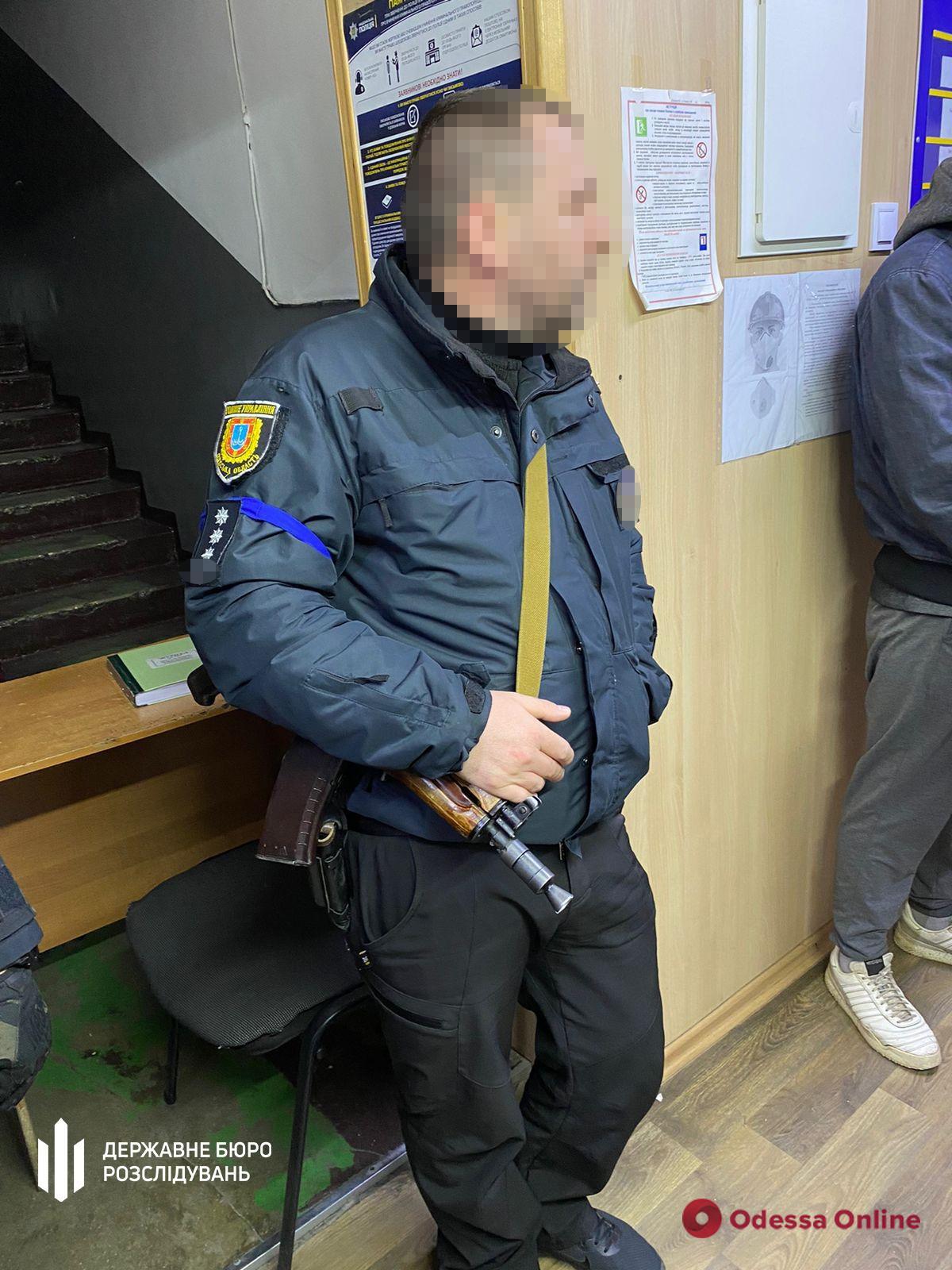 «Заробили» щонайменше 4,6 млн: на Одещині викрили поліцейських, які вимагали гроші у торгівців наркотиками