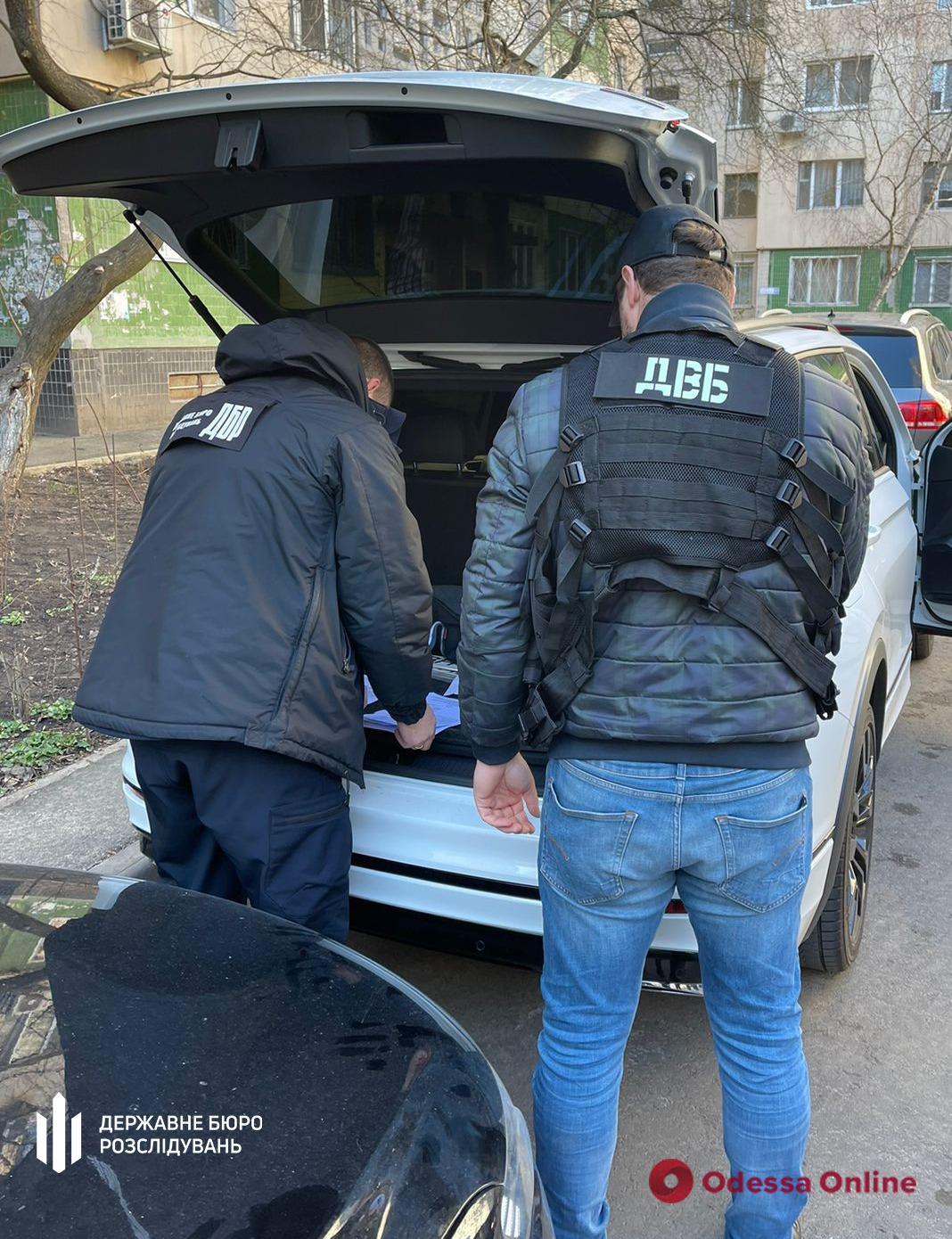 «Заробили» щонайменше 4,6 млн: на Одещині викрили поліцейських, які вимагали гроші у торгівців наркотиками