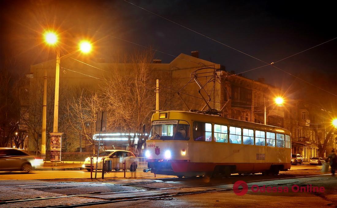 В Одессе трамвай отрезал руку пьяному пешеходу