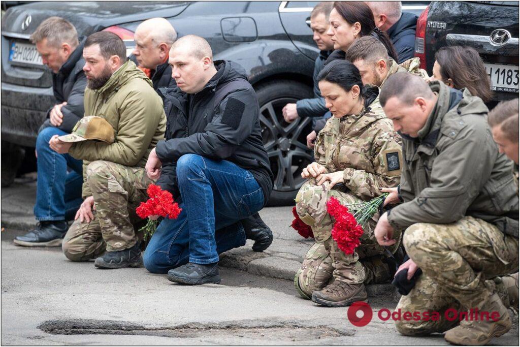 Одесса встретила и проводила в последний путь погибшего Героя