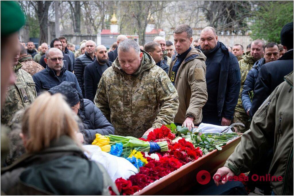 Одесса встретила и проводила в последний путь погибшего Героя