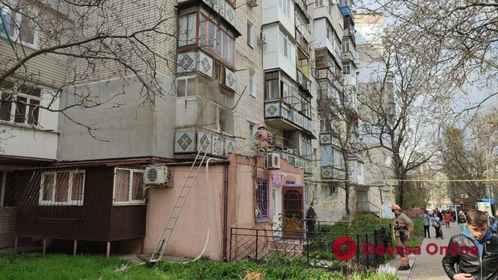 В Черноморске из-за неисправного холодильника произошел пожар в квартире 9-этажки