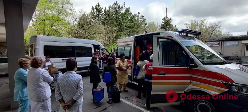 Детей из херсонской больницы эвакуировали в Одессу