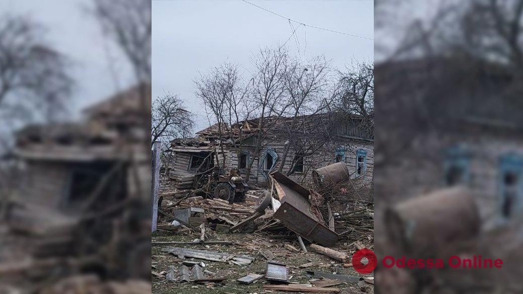 Рашисти скинули дві авіабомби на село Печенюги на Чернігівщині