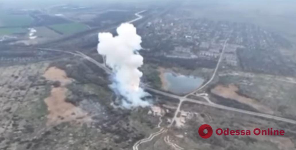 Справжній феєрверк: на Донеччині українські військові знищили “БУК” окупантів (відео)