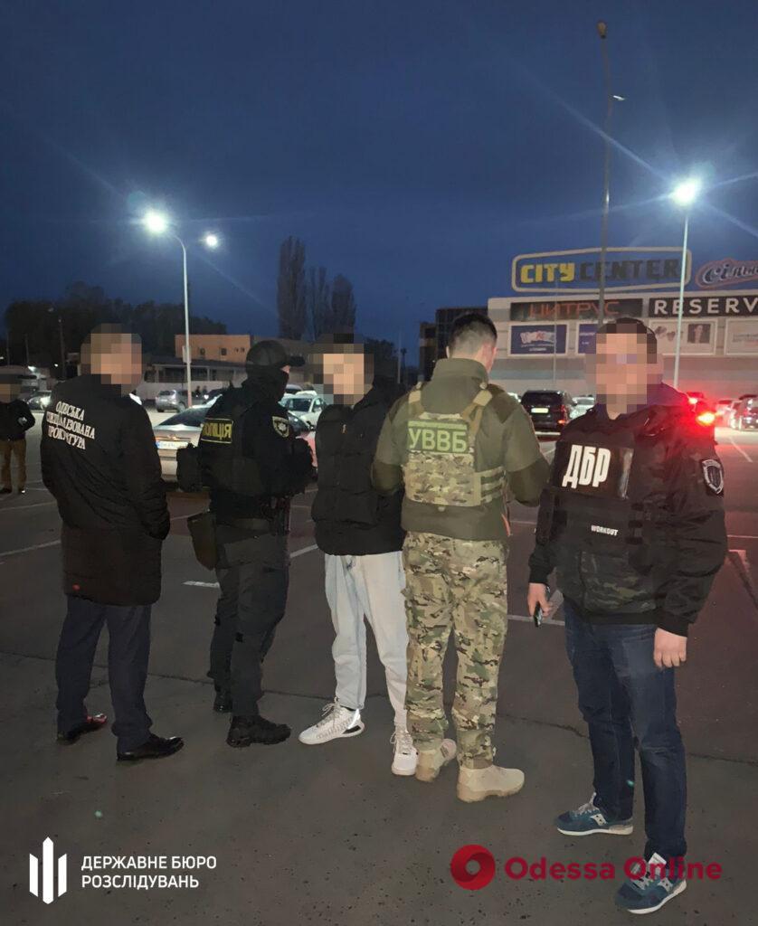 В Одессе задержали пограничника за торговлю взрывчаткой и боеприпасами