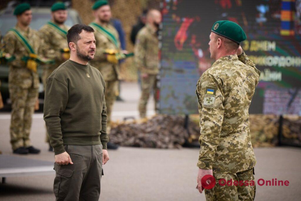 Первыми вступили в бой: в Украине отмечают День пограничника