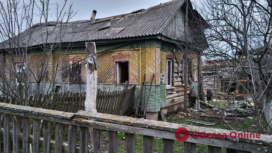 Рашисти скинули дві авіабомби на село Печенюги на Чернігівщині