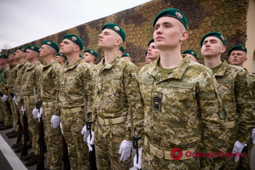 Первыми вступили в бой: в Украине отмечают День пограничника