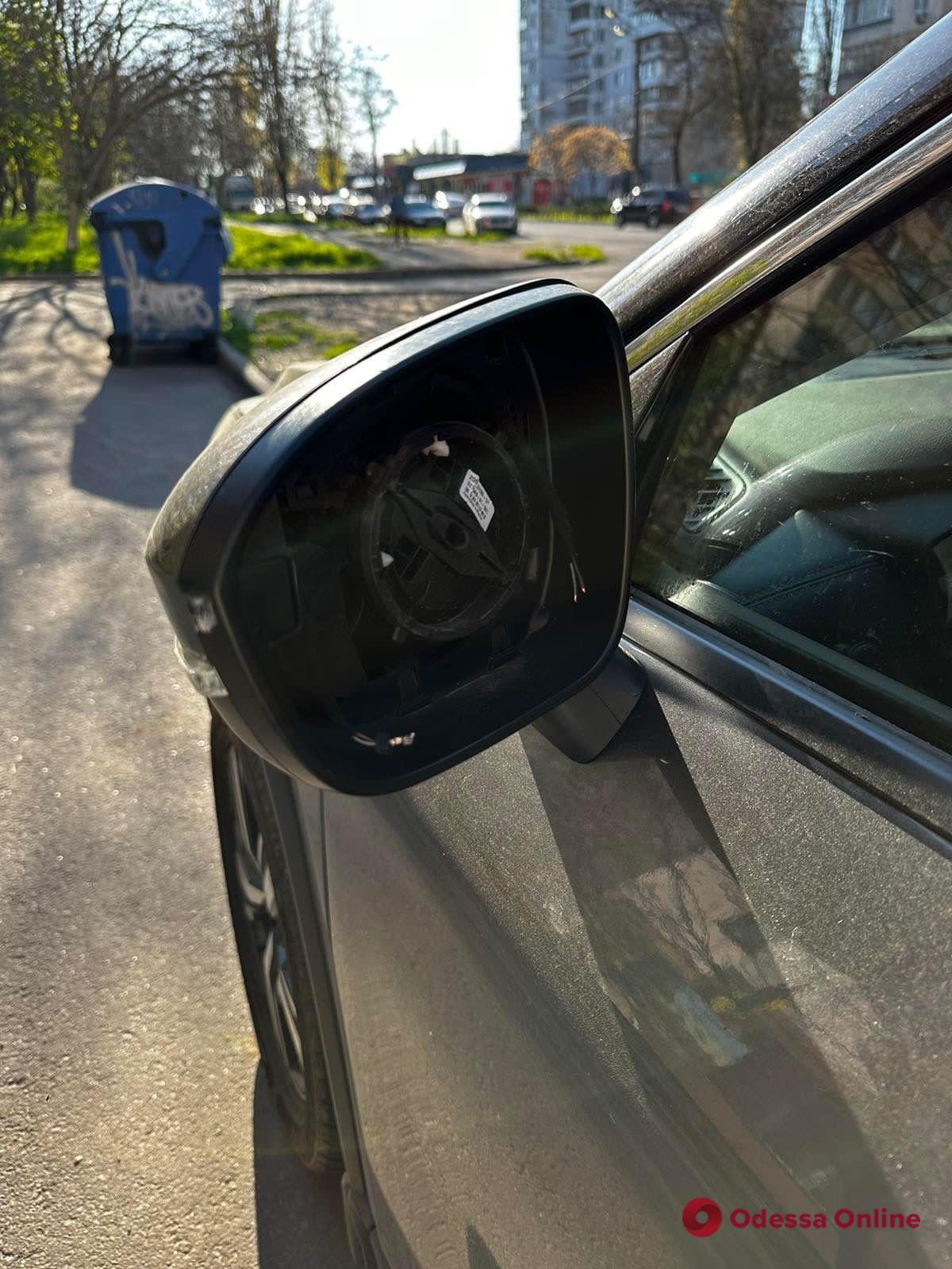 В Одесі спіймали «мисливця» за автомобільними дзеркалами