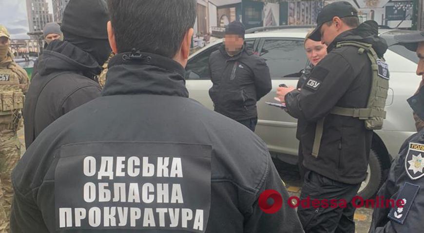 Чиновник Одесской таможни требовал 120 тыс. гривен за беспрепятственный ввоз денег