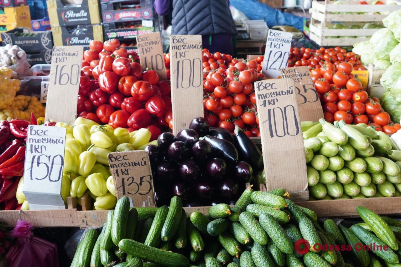 Авокадо, полуниця та сир: суботні ціни на одеському «Привозі»