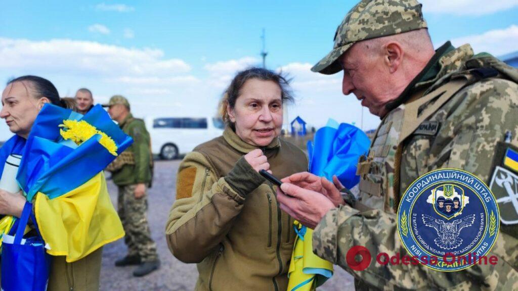 Из российского плена удалось вернуть еще 100 украинских военнослужащих (фото, видео)