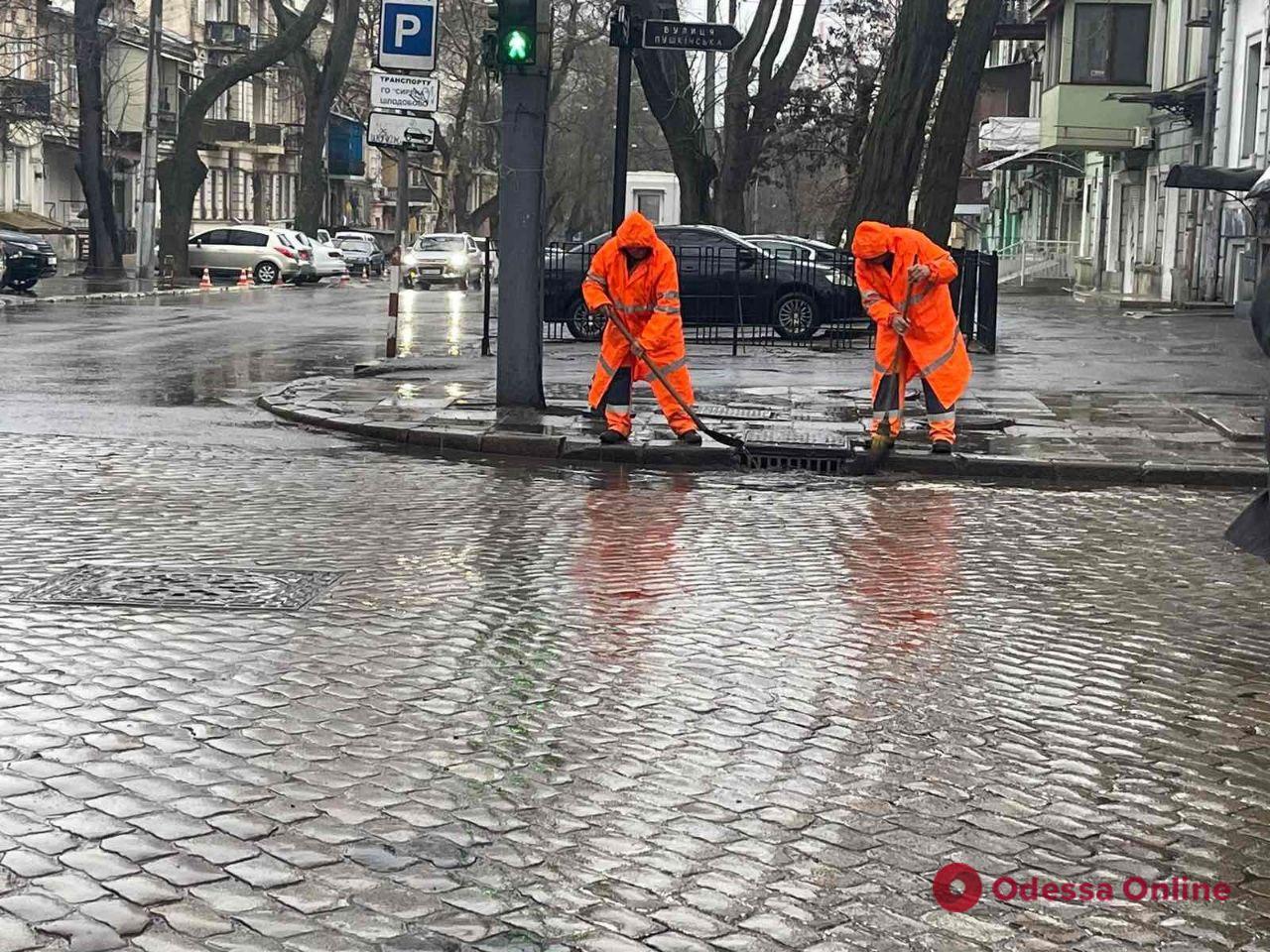 Непогода: в Одессе нет существенных подтоплений улиц