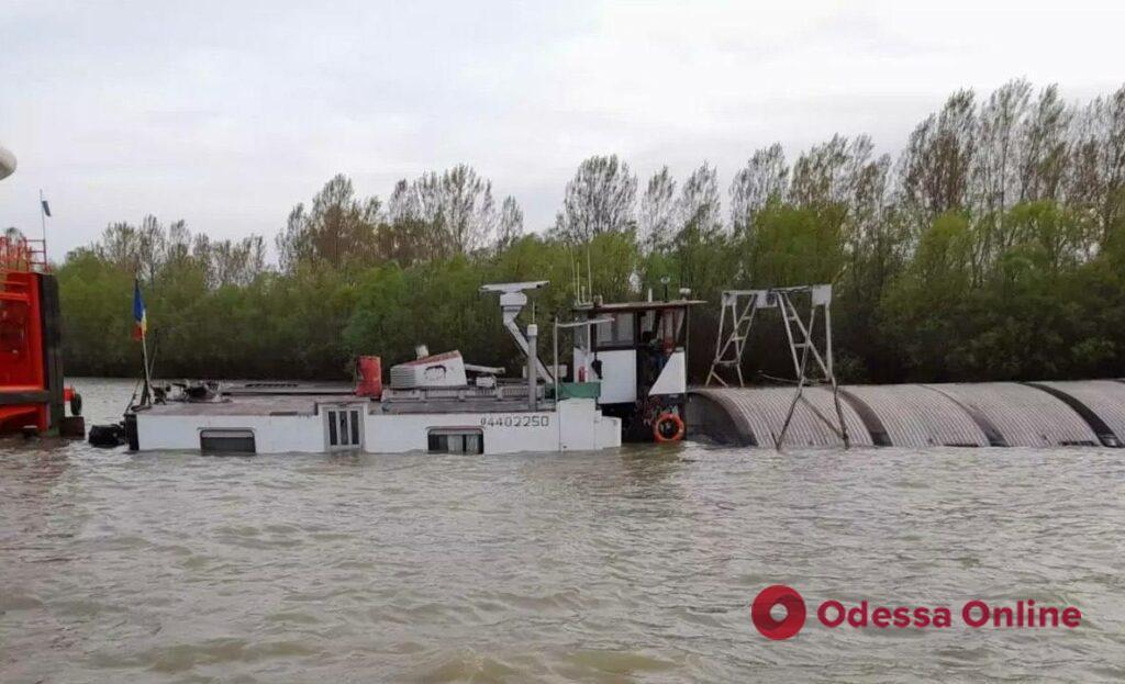 На Одещині біля порту Рені зіткнулися два судна – ЗМІ
