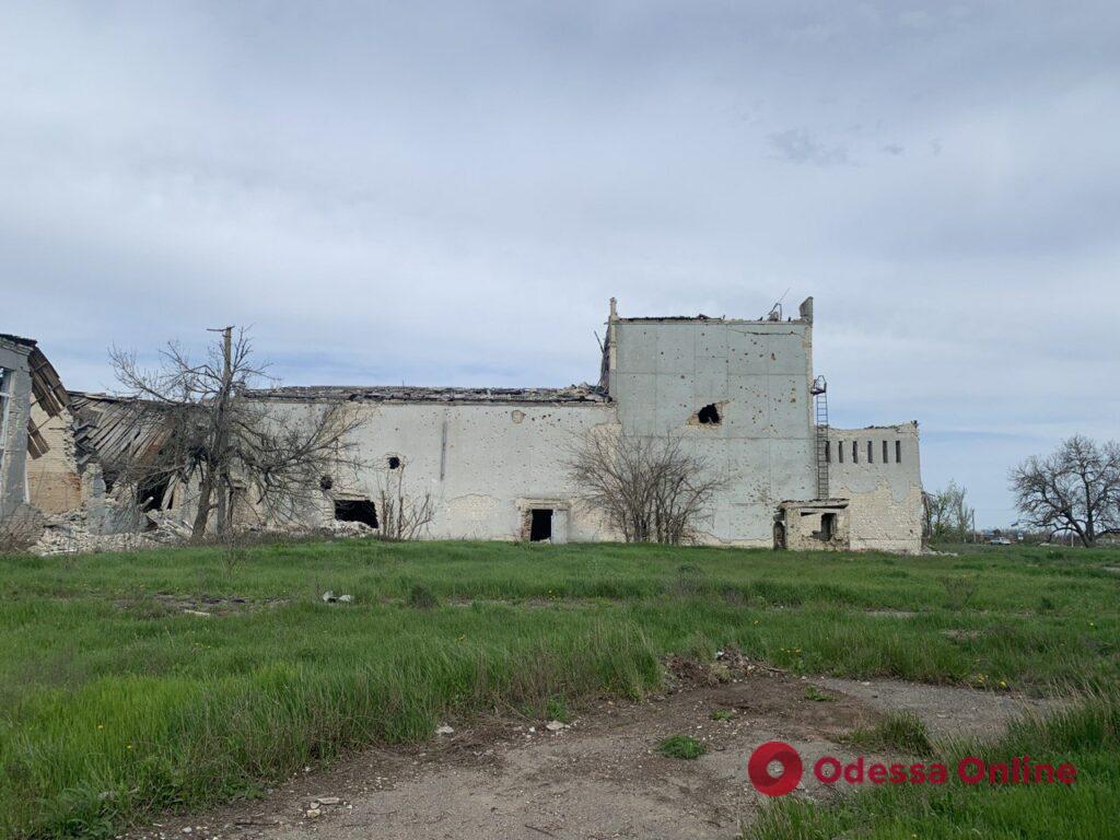 Хроніки звільнених територій: Посад-Покровське – без світла, води та газу, із 940 будинків лише 30 вцілили (фото)